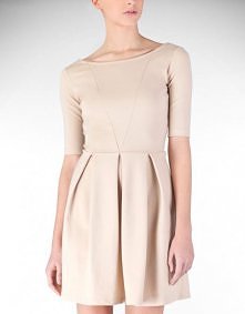 Minimalistyczna sukienka w kolorze nude Stradivarius kolekcja wiosna-lato 2013