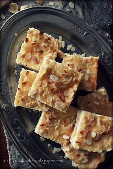 Brzoskwiniowy placek z mascarpone