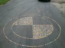 znaczek BMW z kapsli ;D