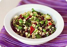 TABBOULEH Z NIEPALONĄ KASZĄ GRYCZANĄ

Składniki :
-  1 szkl. suchej kaszy gry...