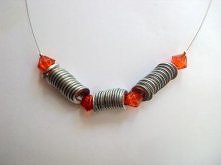 Naszyjnik z podkładek i szk...