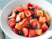 7 pysznych sałatek poniżej 100 kalorii