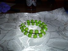 bransoletka z drewnianymi koralikami :)