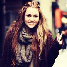 Miley. Nie rozumiem czemu ona ścięła włosy