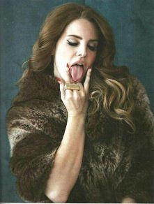 Lana Del Rey 

neantt.tumbl...