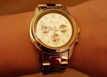 kliknij na zdjęcie :)
zegarek GENEVA złoty