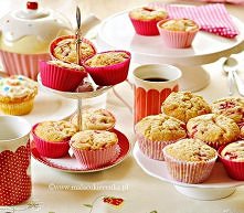 Muffiny z truskawkami i białą czekoladą
Składniki – powinny być w temperaturze pokojowej, przepis na około 18 babeczek:
2 łyżki soku z cytryny
250ml mleka
120ml oleju
1 jajko
30...