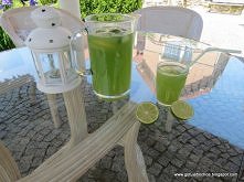 Lemoniada ogórkowa
Składniki:
- 1 ogórek świeży
- 0,5 cytryny
- 3 łyżki cukru
- woda mineralna
Przygotowanie:
1. Możemy zacząć od przyrządzenia kostek lodowych(zamiast kwiatów m...