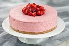 Sernik truskawkowy na zimno.