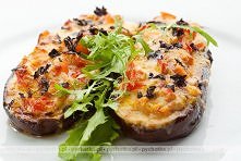 Bakłażan faszerowany dipem