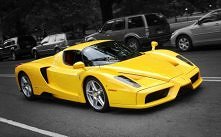 TOP10: Najdroższe auta świata - FERRARI ENZO $670,000 - Najbardziej popularny z poniższej dziesiątki samochodów, osiągający prędkość 349 km/h przy przyspieszeniu 3,4 sekundy do ...