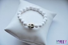 Bransoletka z koralikami.
Koraliki i czaszka w kolorze białym. Bransoletka idealna na lato. Więcej w sklepiku i na fanpage :)