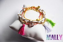 Bransoletka letnia pleciona, MALLY.
Sznurki, zawieszki, charmsy, metalowe elementy, łańcuszek.
bransoletka do zamówienia poprzez blog lub facebook Mally