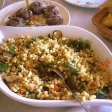 sałatka z kuskusem i wędzonym kurczakiem