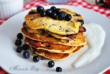 orkiszowe panacakes z jagodami