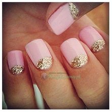 różowe paznokcie <3