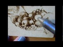 Pudełko na wino z motywem Bachusa. Takie pudełka wykonuję na zamówienie z dowolną dedykacją i motywem. Zapraszam na moją stronę.