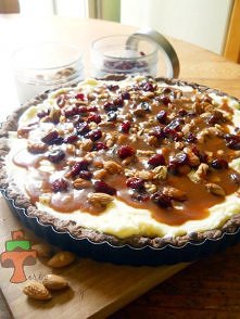 Tarta serowa, na kruchym spodzie. Prosta i pyszna - przepis na stronie.