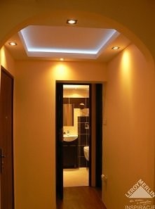 podwieszany pod?wietlany sufit