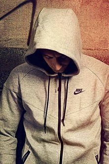Lewy <33