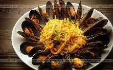 Małże z makaronem