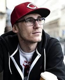 każdy go zna nie muszę nawet imienia chyba pisac ;]