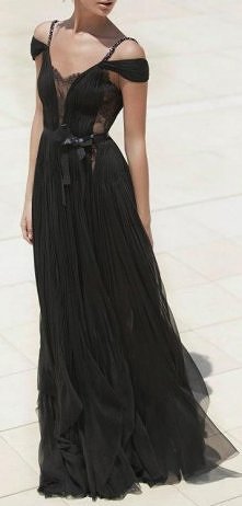 Romantyczna długa wieczorow...