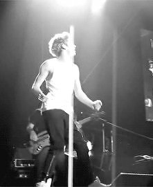 Niall <33

gif
