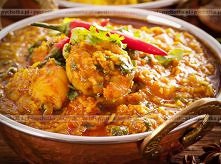 Kurczak w potrawce z curry z naturalnym jogurtem