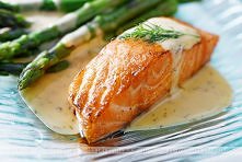 Łosoś pieczony w ziołowym sosie