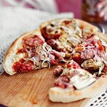 .Puszysta pizza  - najszybsza i najprostsza.

*PRZEPIS > wystarczy kliknąć...