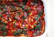 Karkówka z warzywami na pomidorowo - SKŁADNIKI:
karkówka bez kosci - 3 plastry o 1cm grubosci,
cebula - 2 sztuki,
papryka swieza - 1 duza sztuka,
seler naciowy - 2 lodygi,
pietr...