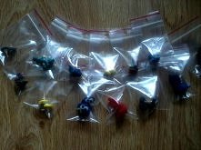 Modelinowe kolczyki sztyfty...