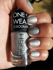 paznokcie z lakierem gosh ,...