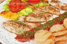 Filet z sandacza z sosem