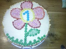 uroczy tort na pierwsze uro...