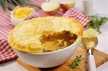 Zapiekana zupa cebulowa z ciastem francuskim
Składniki:
-1 l buliony warzywnego lub drobiowego
-1 kg cebuli
-2 łyżki masła
-2 łyżki oliwy z oliwek
-2 łyżki cukru
-sól, pieprz
-ż...