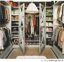 taka skromna szafa :D