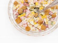 Sałatka ser szynka papryka kukurydza jajka itd