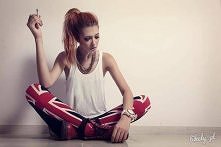 Jeszcze,
tylko czasami,
tro...