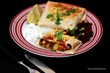 BURRITOS Z CHORIZO I CUKINIĄ