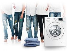 Plamy z trawy przecieramy czystym spirytusem, gdy plama zniknie płuczemy w wodzie. Miejsca bardzo mocno zaplamione można przetrzeć wodą utlenioną z amoniakiem (2 łyżki wody utle...