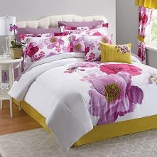 Łóżko pełne kwiatów