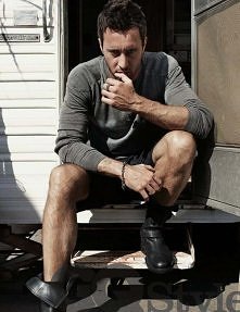 Alex O'Loughlin.