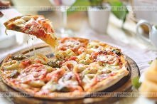 Wegetariańska pizza z awokado