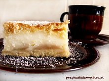 Ciasto kruche z budyniem i jabłkami:
Placek z budyniem i jabłkami / gruszkami

    1 kostka margaryny
    1 szklanka cukru
    4 jajka
    1 szklanka mąki pszennej
    1 szklank...