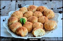 Mini bułeczki cynamonowe
Składniki : 1,5 opakowania suchych drożdży , 1/2 szklanki cukru, 4 - 4,5 szklanki mąki, 2 szklanki ciepłego mleka, 50g masła, szczypta soli, 2 łyżki cuk...