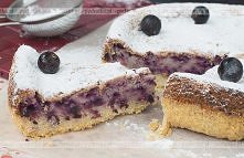 Kruche ciasto z jagodami w pianie