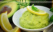 Czosnkowy krem z awokado