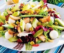 Sałatka z kurczakiem i mozz...